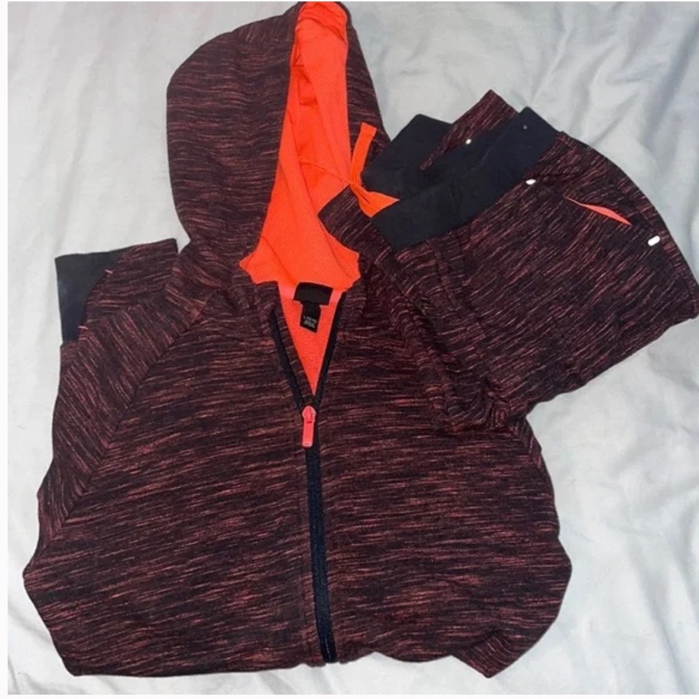 Boys sweatsuit size L 12/14